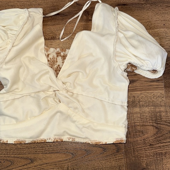 MIDNIGHT SKY Floral Puff Sleeve Crop Top - Cream and Brown - Picture 4 of 5